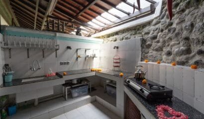 2 Bedrooms The Mahogany Villa Near Tirta Empul