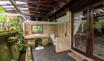 2 Bedrooms The Mahogany Villa Near Tirta Empul