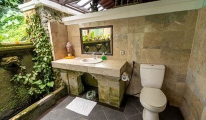 2 Bedrooms The Mahogany Villa Near Tirta Empul