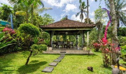 2 Bedrooms The Mahogany Villa Near Tirta Empul