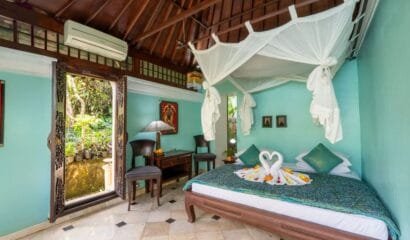 2 Bedrooms The Mahogany Villa Near Tirta Empul