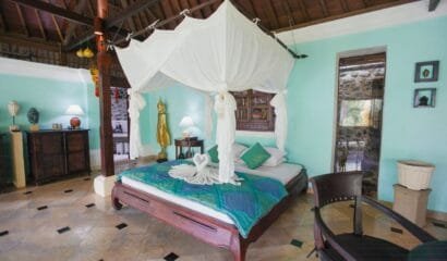 2 Bedrooms The Mahogany Villa Near Tirta Empul