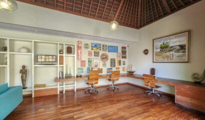 Villa Joss – Comforts and Glamour 4 Bedroom Villa near Batubelig Beach