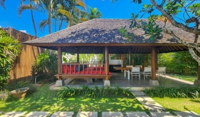 Villa Joss – Comforts and Glamour 4 Bedroom Villa near Batubelig Beach