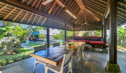 Villa Joss – Comforts and Glamour 4 Bedroom Villa near Batubelig Beach