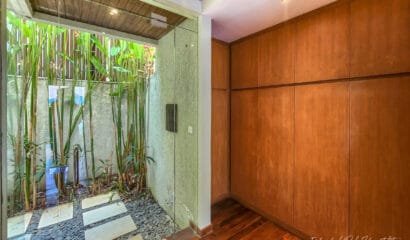 Villa Joss – Comforts and Glamour 4 Bedroom Villa near Batubelig Beach