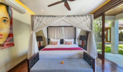 Villa Joss – Comforts and Glamour 4 Bedroom Villa near Batubelig Beach