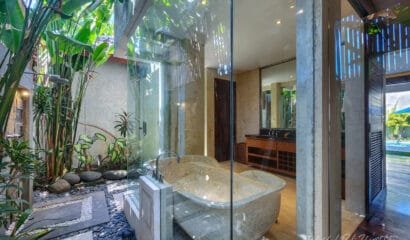 Villa Joss – Comforts and Glamour 4 Bedroom Villa near Batubelig Beach