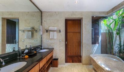 Villa Joss – Comforts and Glamour 4 Bedroom Villa near Batubelig Beach