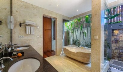 Villa Joss – Comforts and Glamour 4 Bedroom Villa near Batubelig Beach