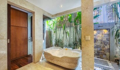 Villa Joss – Comforts and Glamour 4 Bedroom Villa near Batubelig Beach