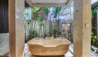 Villa Joss – Comforts and Glamour 4 Bedroom Villa near Batubelig Beach