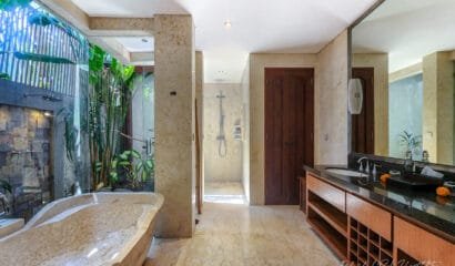 Villa Joss – Comforts and Glamour 4 Bedroom Villa near Batubelig Beach