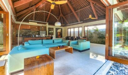 Villa Joss – Comforts and Glamour 4 Bedroom Villa near Batubelig Beach