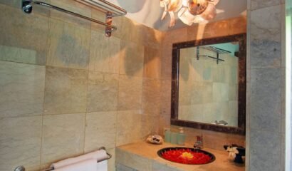 2 Bedrooms The Mahogany Villa Near Tirta Empul