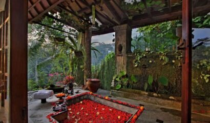 2 Bedrooms The Mahogany Villa Near Tirta Empul