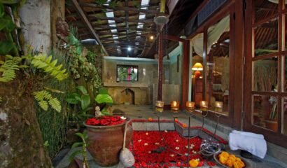 2 Bedrooms The Mahogany Villa Near Tirta Empul