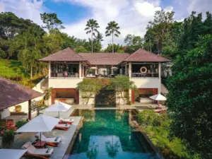 Read more about The Arsana Estate – 5 Bedroom Wedding Villa surrounded by rice fields near Tanah Lot