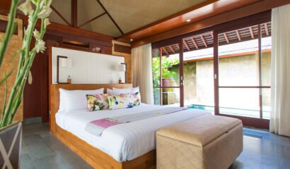 Villa Bayu Gita – Outstanding 6 Bedroom Beachfront Villa in Saba Beach