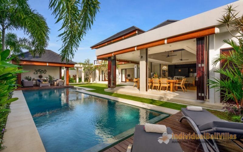 Stunning 4 Bedroom Villa near Berawa Beach V190