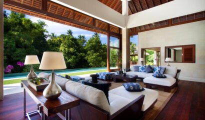 Villa Champuhan – Spacious 4 Bedroom Villa with Luxury Garden Surrounding near Tanah Lot