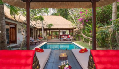 Villa Plawa – Spacious and Classic Bali Luxury 4 Bedroom Villa in Seminyak Area