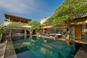 Villa Mana - 6 Bedroom Family Holiday Villa in Canggu with Rice Fields View
