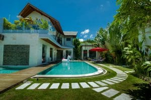 Read more about Villa Belle – Luxury 4 Bedroom Villa Holiday near Oberoi