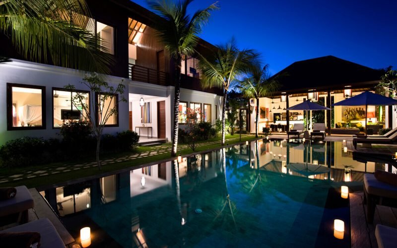 6 Cozy Bedrooms Private Villa Located In The Hip Seminyak Area V143