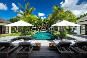 Read more about Villa Tiga Puluh – Luxury and Spacious 7 beadrooms villa in trendy area of Seminyak