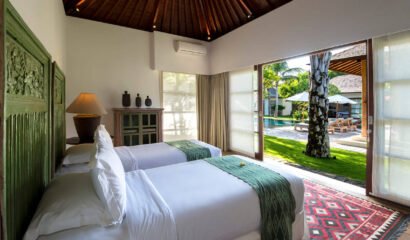 Villa Tiga Puluh – Luxury and Spacious 7 beadrooms villa in trendy area of Seminyak
