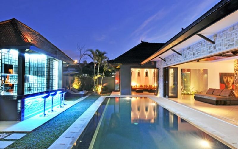 Villa Samudra Raya – Elegant 5 Bedroom Villa with Spacious Living Area in Seminyak
