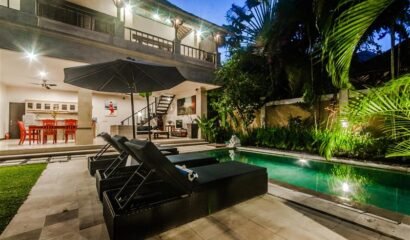 Villa Nakula – 3 Bedroom Villa near Famous Cafe in Seminyak