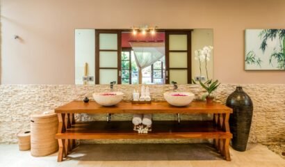 Villa Essence – 3 Bedrooms Villa with Private Pool in Strategic Location Seminyak