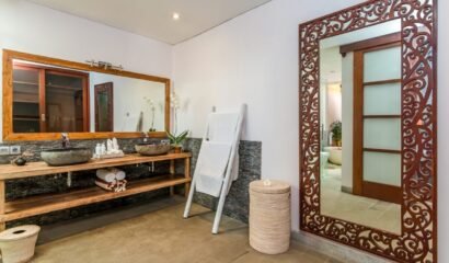 Villa Essence – 3 Bedrooms Villa with Private Pool in Strategic Location Seminyak