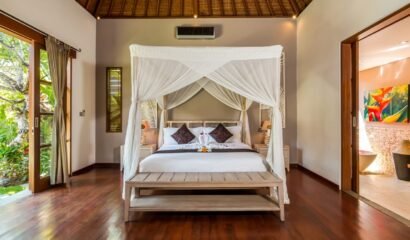 Villa Essence – 3 Bedrooms Villa with Private Pool in Strategic Location Seminyak