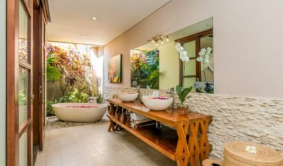 Villa Essence – 3 Bedrooms Villa with Private Pool in Strategic Location Seminyak