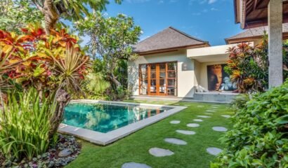 Villa Essence – 3 Bedrooms Villa with Private Pool in Strategic Location Seminyak