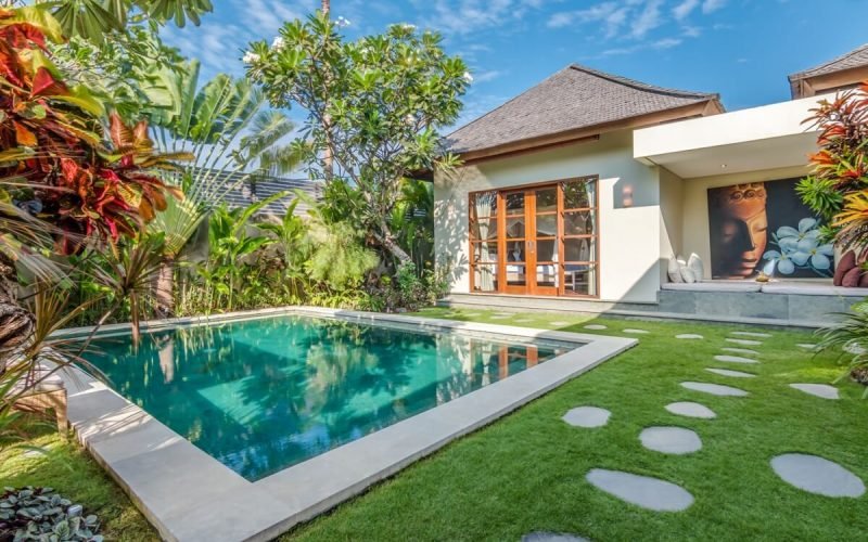 Villa Essence – 3 Bedrooms Villa with Private Pool in Strategic Location Seminyak