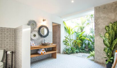 Villa Maviba – Beautiful 4 Bedrooms Tropical Bali Villa in Center Seminyak