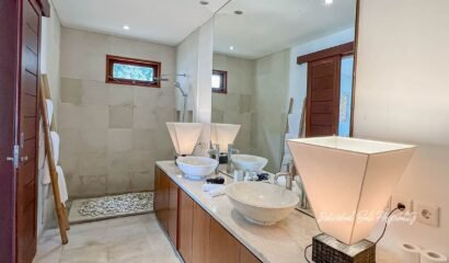 Villa Lucia – Beach Front 4 Bedroom Private Villa in Candidasa