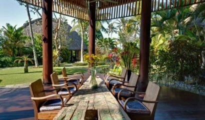 Taman Ahimsa – Amazing 7 Bedrooms Beachfront Villa in Seseh