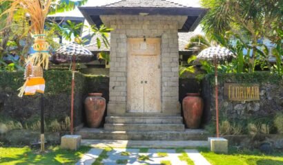 Villa Florimar – Incredible array of Asian antiquities 5 Bedroom Villas in Seseh