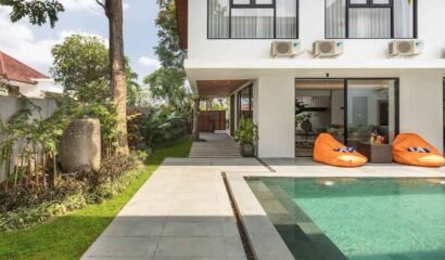 Villa Modern Style in Canggu - Pool Area
