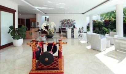 Villa Istana Putih – The Spacious Contemporary 5 Bedroom Villa Canggu