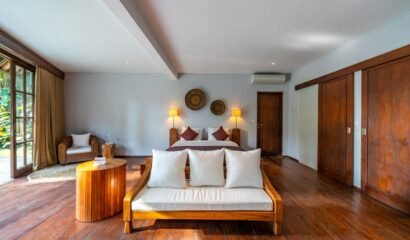 Villa Tirtadari – Unique spacious 7 bedroom estate in Kerobokan near Canggu