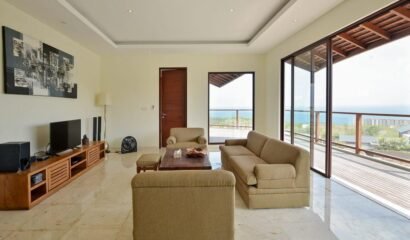 Grand Villa Uluwatu – Luxury 12 Bedrooms Ocean View Villa in Uluwatu