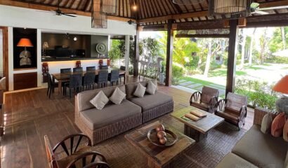 Villa Abakoi – Spacious 6 Bedrooms Villa in The Heart of Seminyak