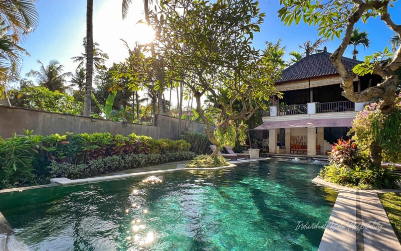 Kutus Kutus Saba Garden Villa – Four Bedroom Private Pool, Beach Proximity, and Modern Comforts