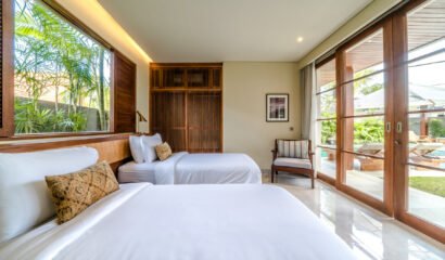 Villa Uma Berawa – Luxurious Bali Villa 5 Bedrooms, Pool, Lush Garden, Serene Ambiance